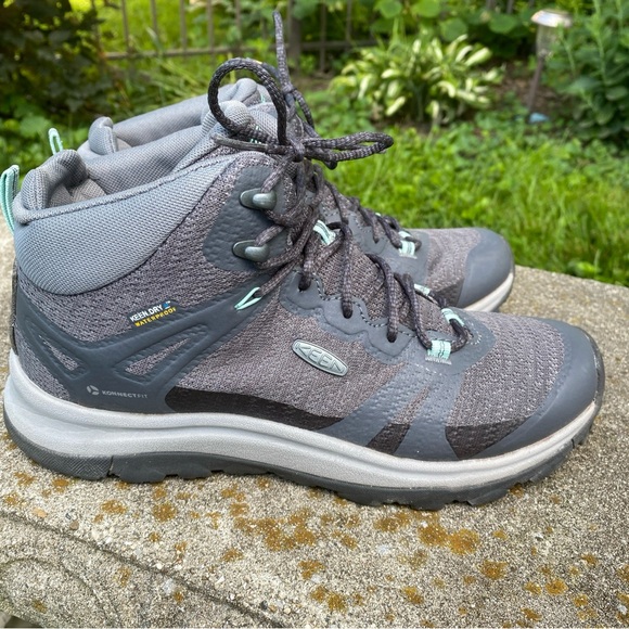 Women’s Keen Waterproof Terradora II hiking boots. Size 8. EUC - Picture 3 of 11